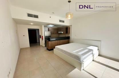 Apartment - Studio - 1 Bathroom for sale in Burj Al Nujoom - Downtown Dubai - Dubai