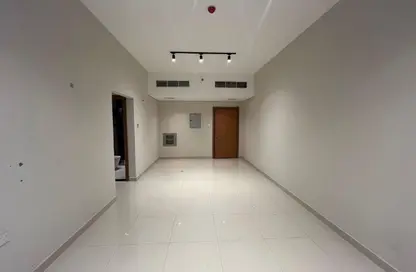 Apartment - 2 Bedrooms - 2 Bathrooms for rent in Gulfa Towers - Al Rashidiya 1 - Al Rashidiya - Ajman