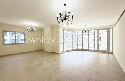 شقة - 2 غرف نوم - 3 حمامات للايجار في بلو ويفز ريزيدنس - منخول - بر دبي - دبي