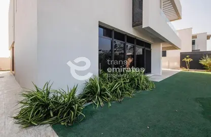 Villa - 4 Bedrooms - 5 Bathrooms for rent in West Yas - Yas Island - Abu Dhabi