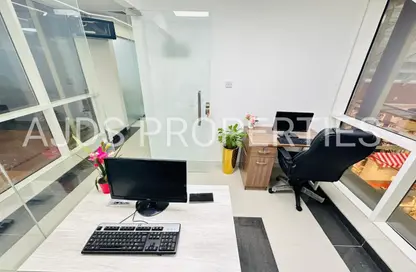 مكتب - غرفة نوم - 1 حمام للايجار في مبنى بيزنس اتريوم - عود ميثاء - بر دبي - دبي
