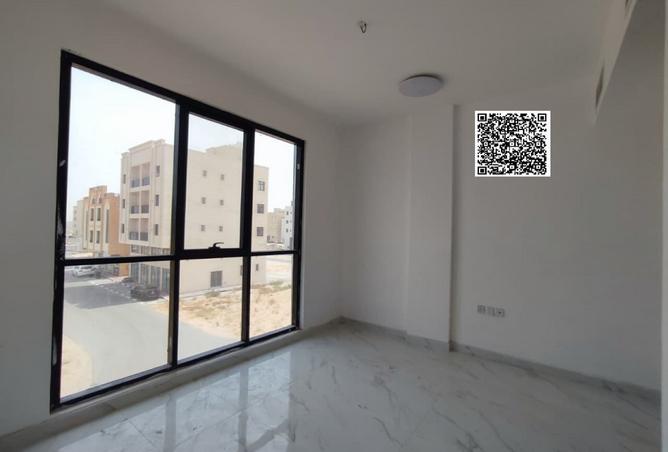 Whole Building in Al Ali,great investment