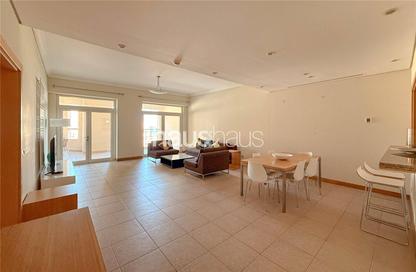 Apartment - 2 Bedrooms - 4 Bathrooms for rent in Al Das - Shoreline Apartments - Palm Jumeirah - Dubai