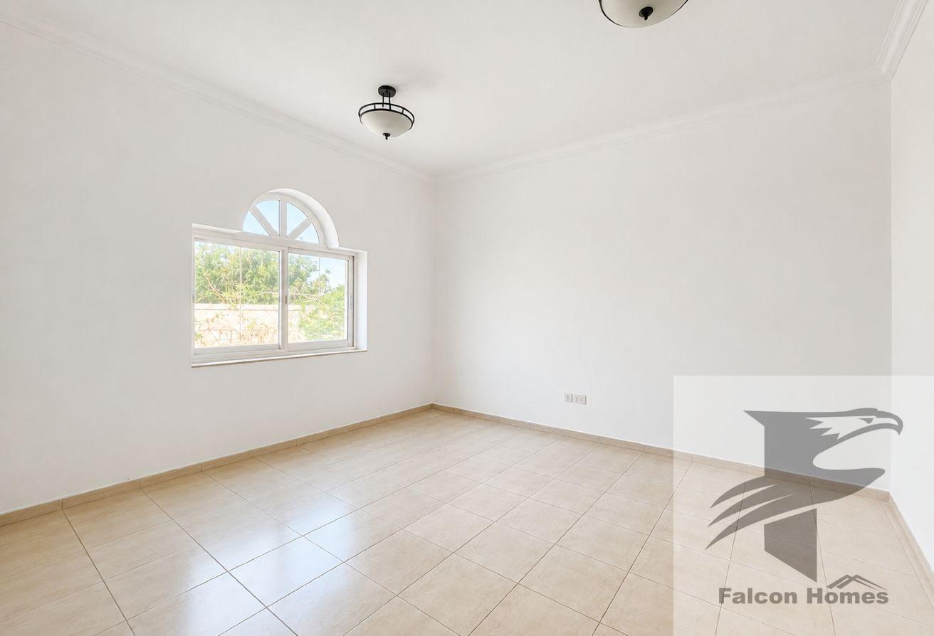 Spacious 5BR Villa | Private pool and Big Garden photo 18