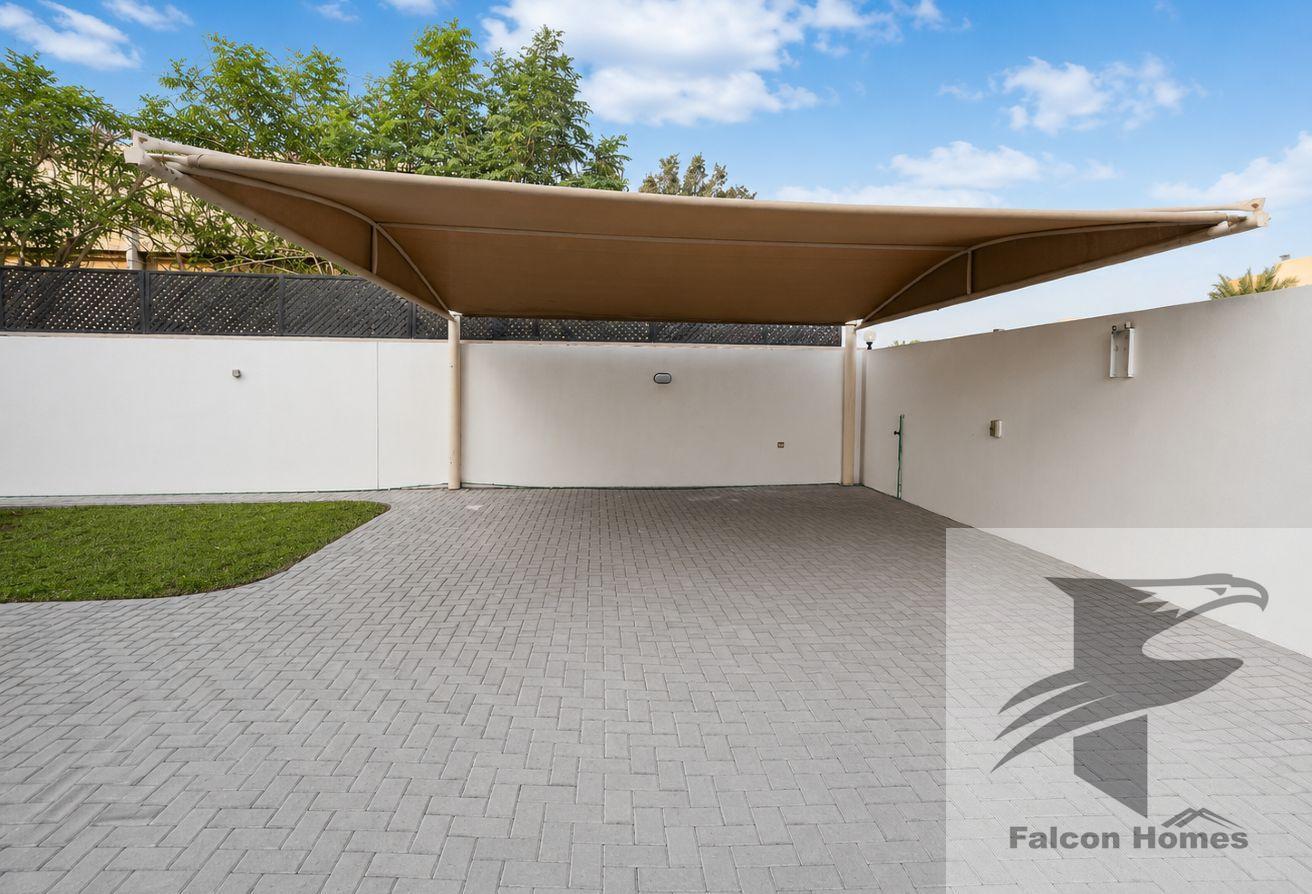 Spacious 5BR Villa | Private pool and Big Garden photo 29
