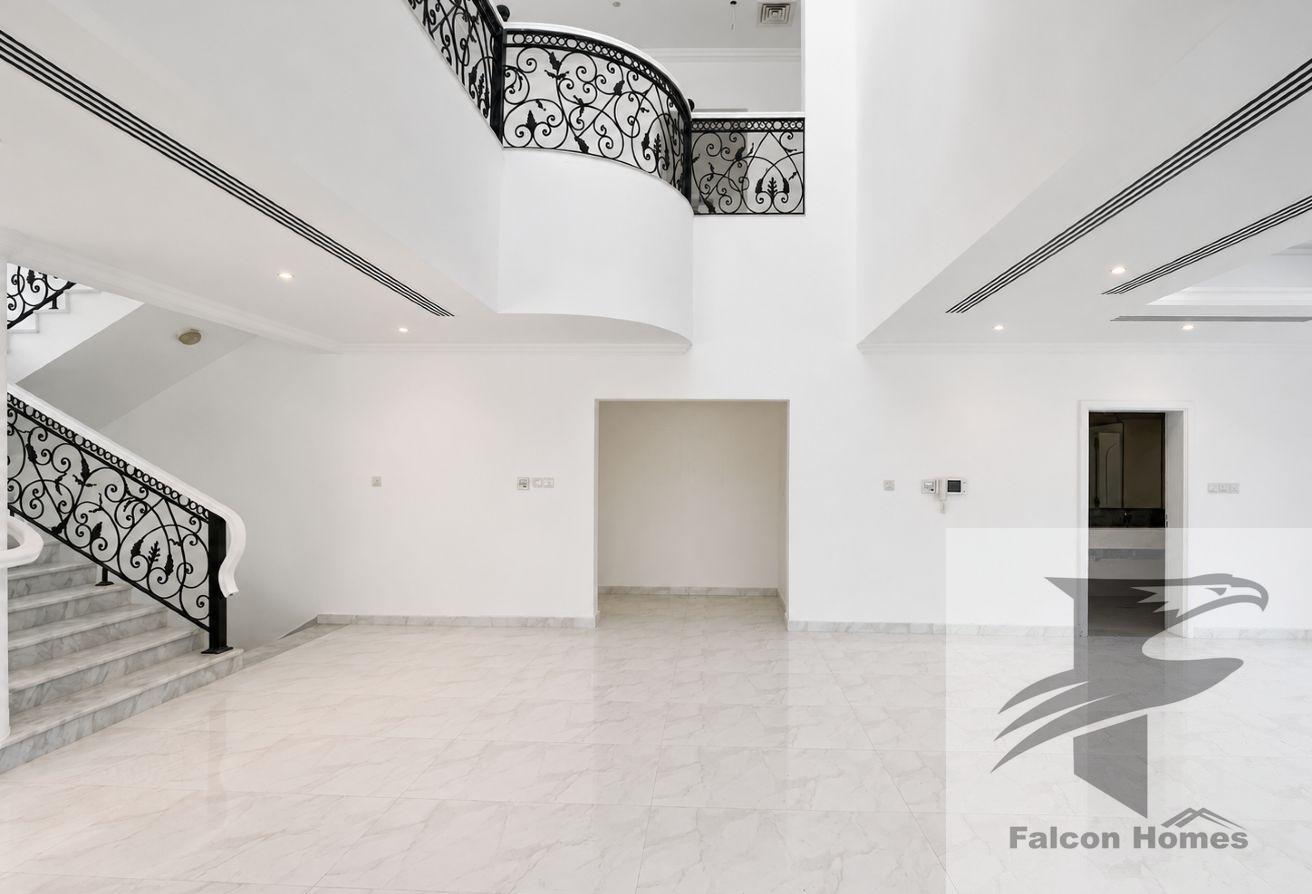 Spacious 5BR Villa | Private pool and Big Garden photo 5