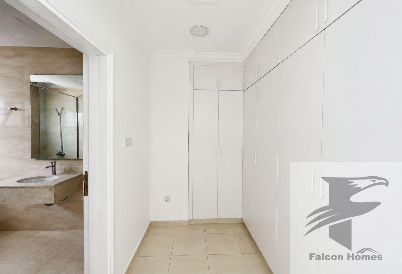 Spacious 5BR Villa | Private pool and Big Garden photo 11