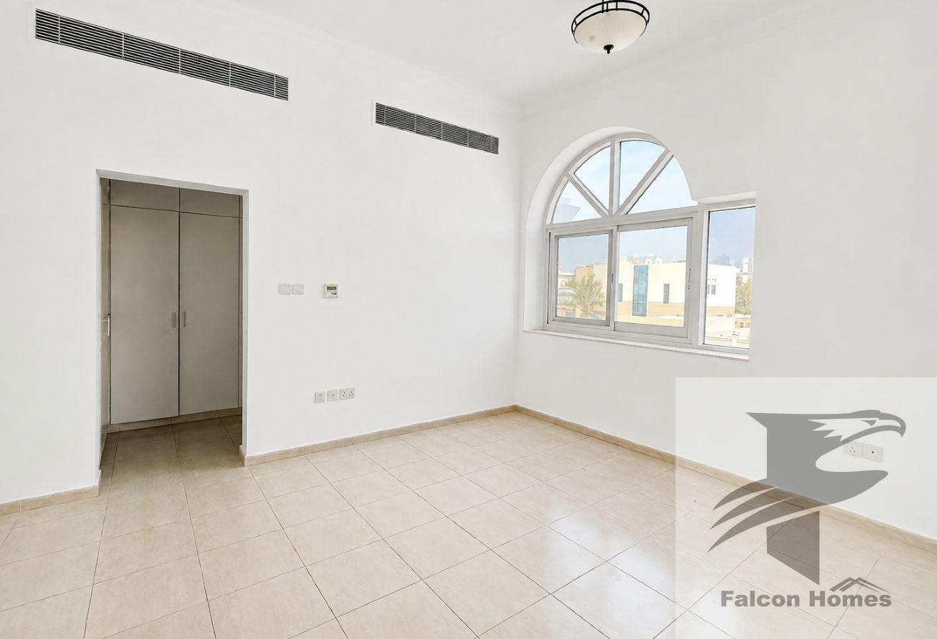 Spacious 5BR Villa | Private pool and Big Garden photo 16