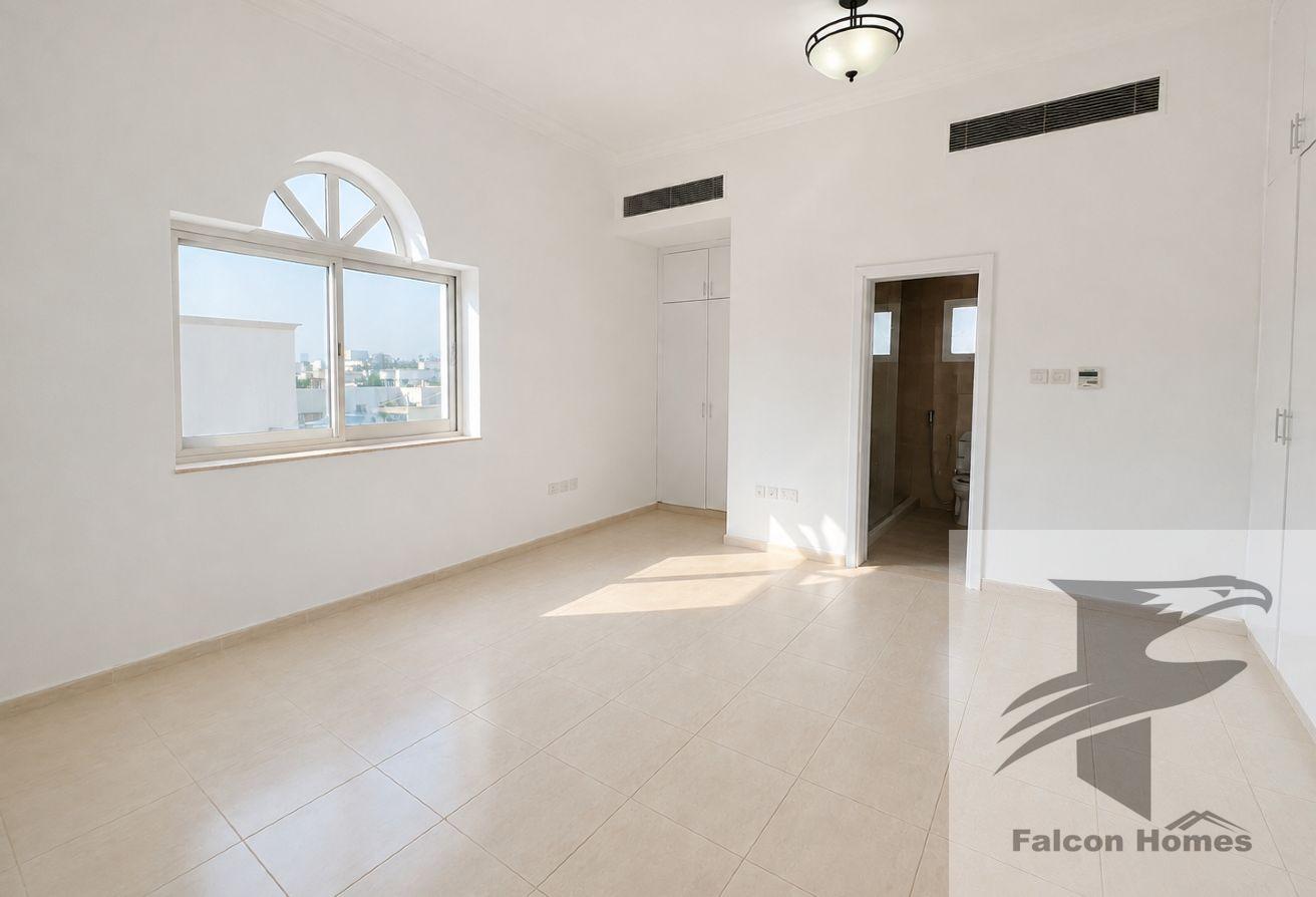 Spacious 5BR Villa | Private pool and Big Garden photo 25