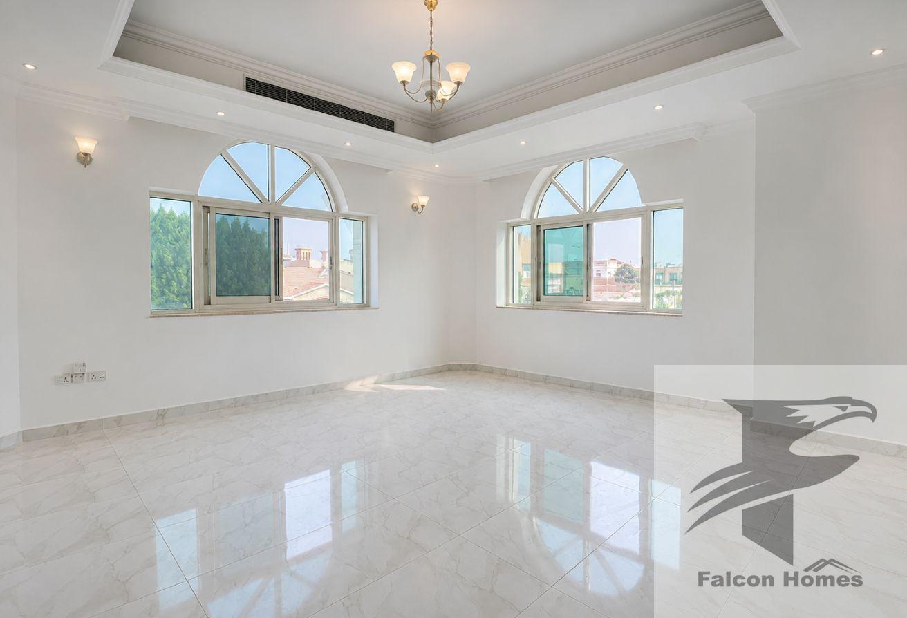 Spacious 5BR Villa | Private pool and Big Garden photo 15
