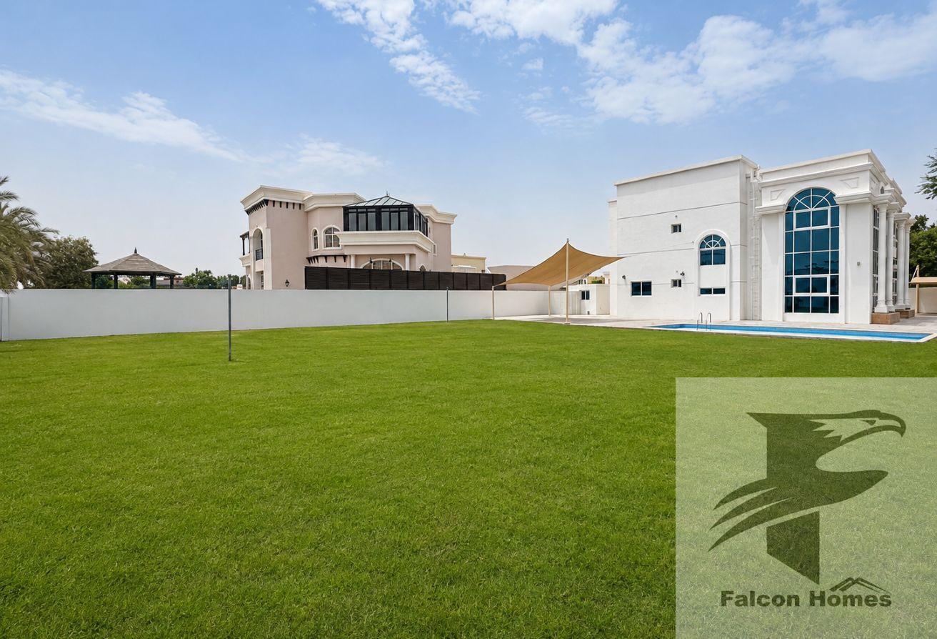 Spacious 5BR Villa | Private pool and Big Garden photo 4