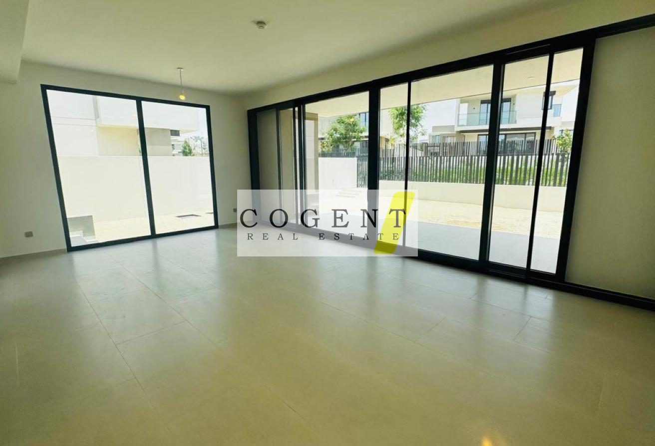Standalone villa | Huge Plot | On Green Belt photo 2