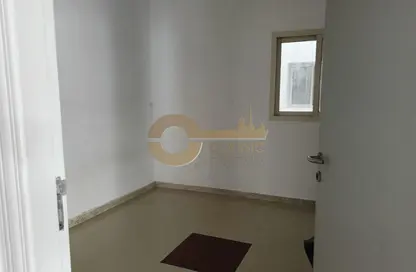 شقة - 1 حمام للايجار في بناية شيخ حمدان - الكرامة - دبي