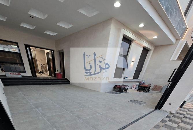 71129921 - Property Image 2