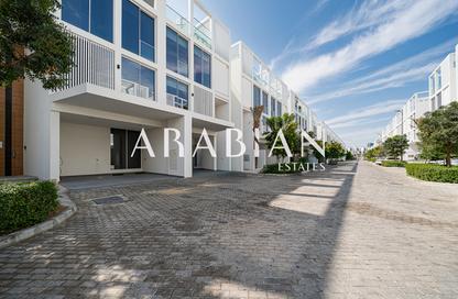 Townhouse - 4 - 5 for rent in Ixora - Al Barari - Dubai