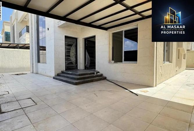 72305035 - Property Image 2