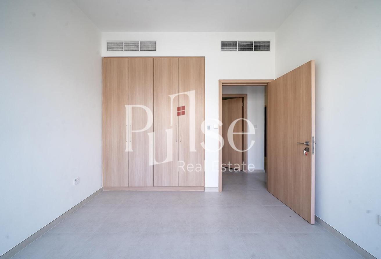 Premium 4BR Villa | Backing onto the park photo 7