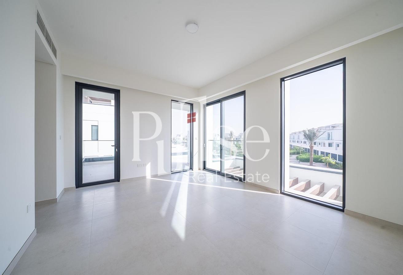 Premium 4BR Villa | Backing onto the park photo 13