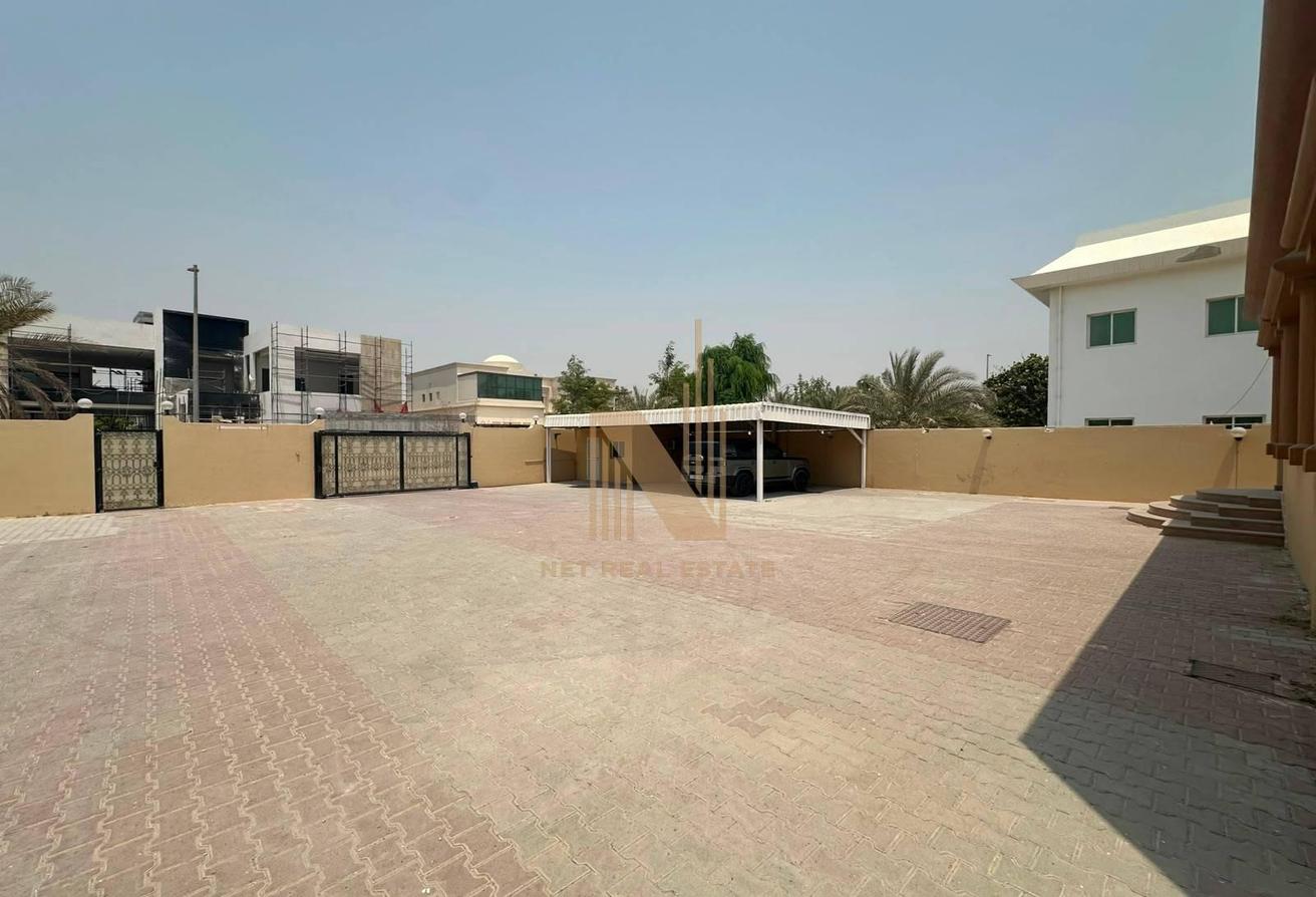 Huge Plot I Prime Location I Available Immediately photo 10