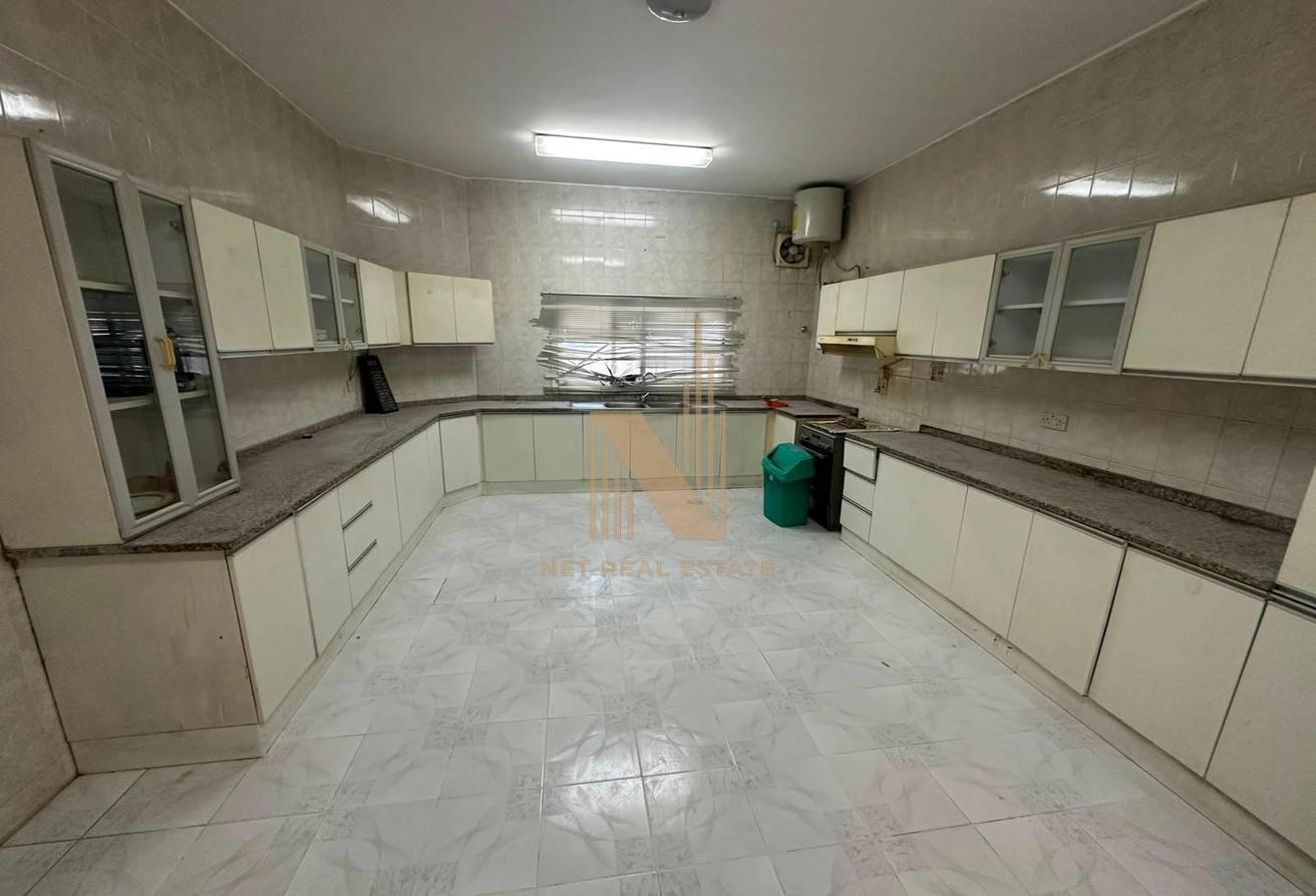 Huge Plot I Prime Location I Available Immediately photo 7