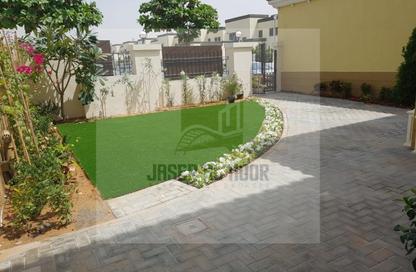 Villa - 3 Bedrooms - 4 Bathrooms for rent in District 5 - Jumeirah Park - Dubai