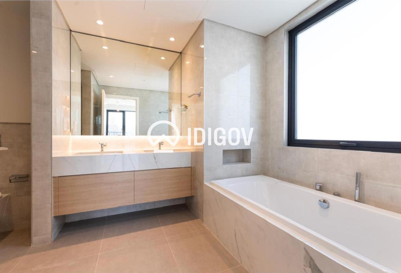 Corner Unit | Single row | Ready to Move-in photo 12