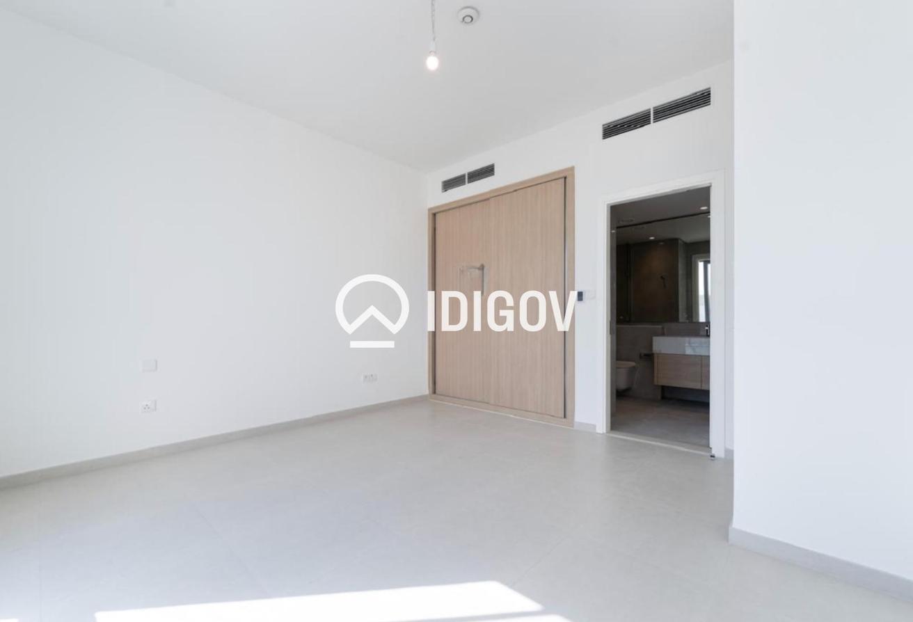 Corner Unit | Single row | Ready to Move-in photo 16