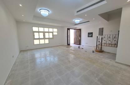 Villa - 4 - 5 for rent in Mohamed Bin Zayed Centre - Mohamed Bin Zayed City - Abu Dhabi Villa - 4 - 5 for rent in Mohamed Bin Zayed Centre - Mohamed Bin Zayed City - Abu Dhabi