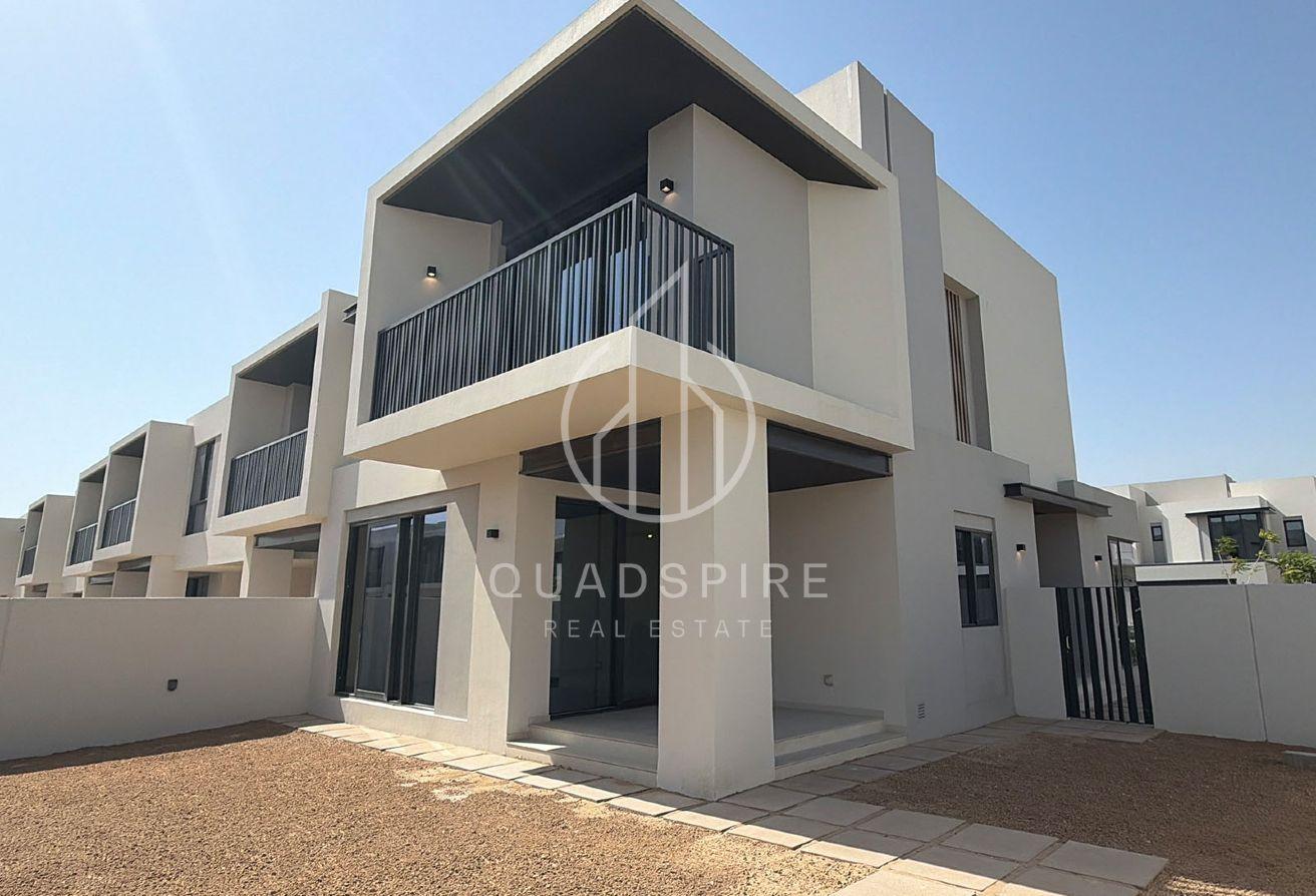 Corner Unit | Close to Amenities | Opts Avb photo 4