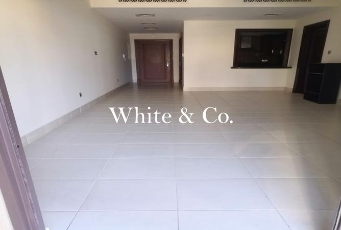 Burj View | Unfurnished | Vacant October photo 3