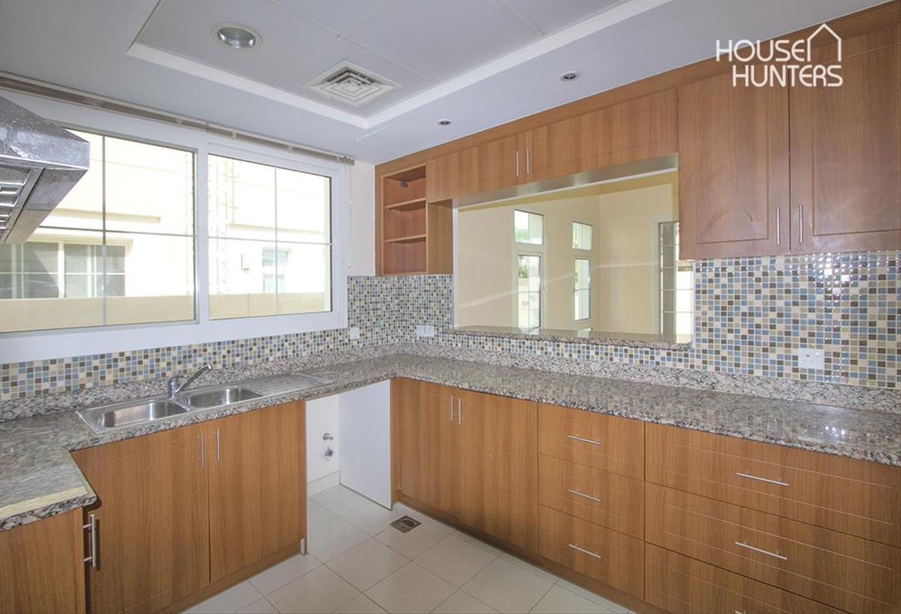 Vacant | Private Location | Immaculate Condition photo 5