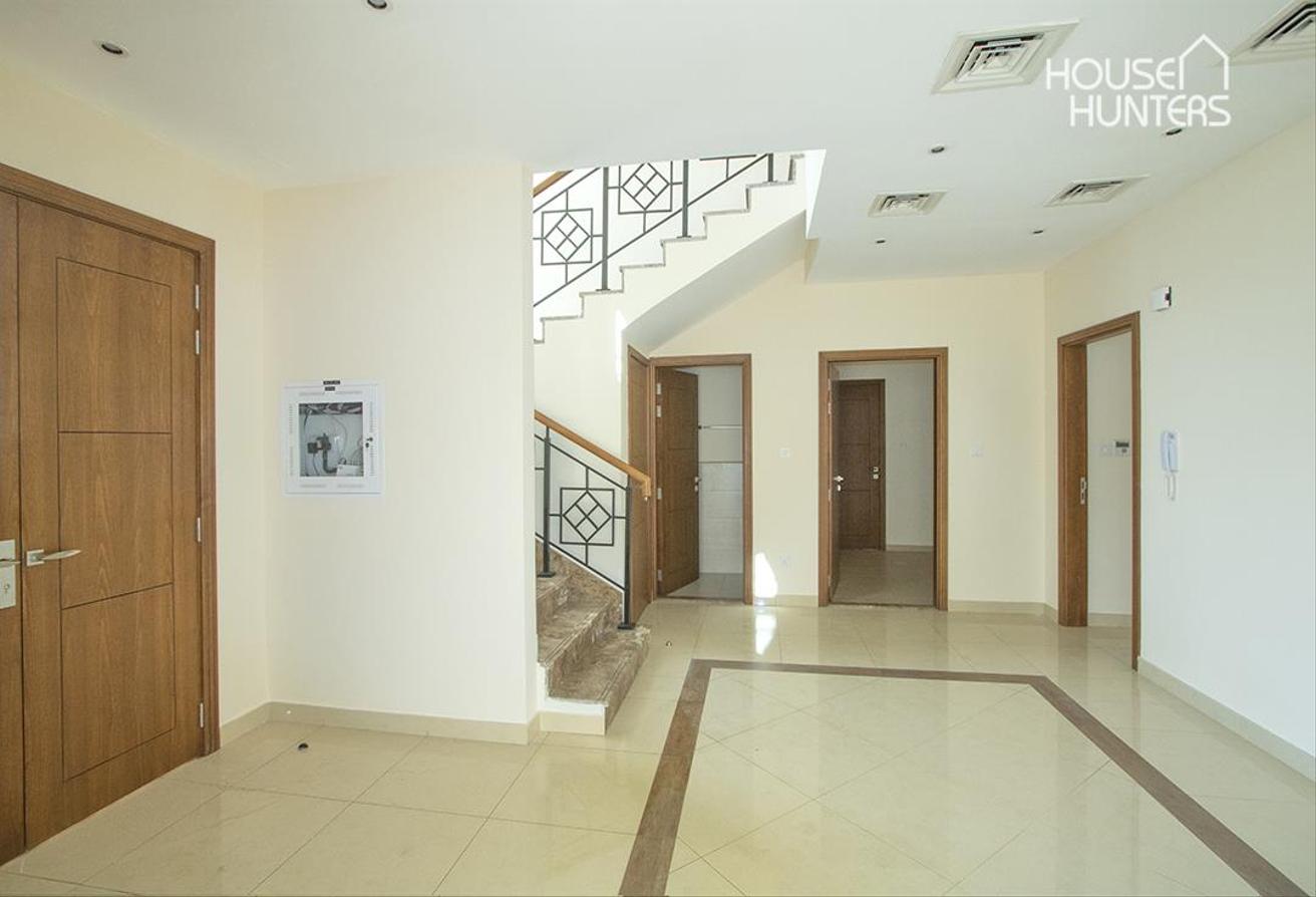 Vacant | Private Location | Immaculate Condition photo 3
