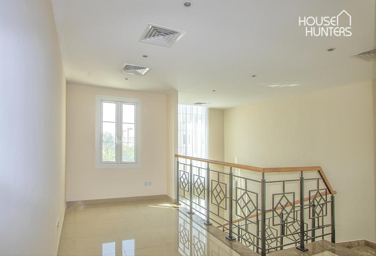 Vacant | Private Location | Immaculate Condition photo 6