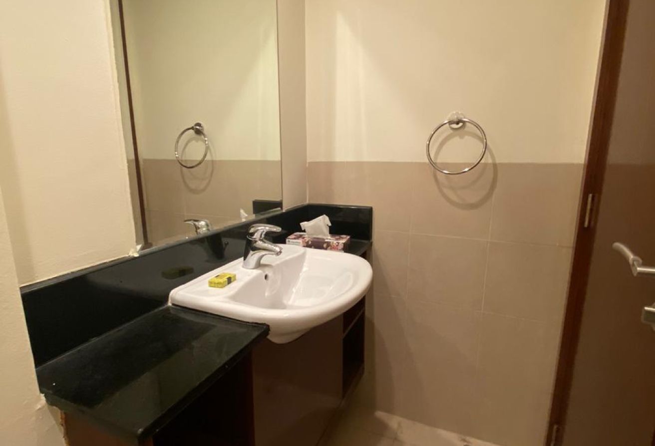 1 Bedroom plus Study Room- well-maintained- Vacant — image 17