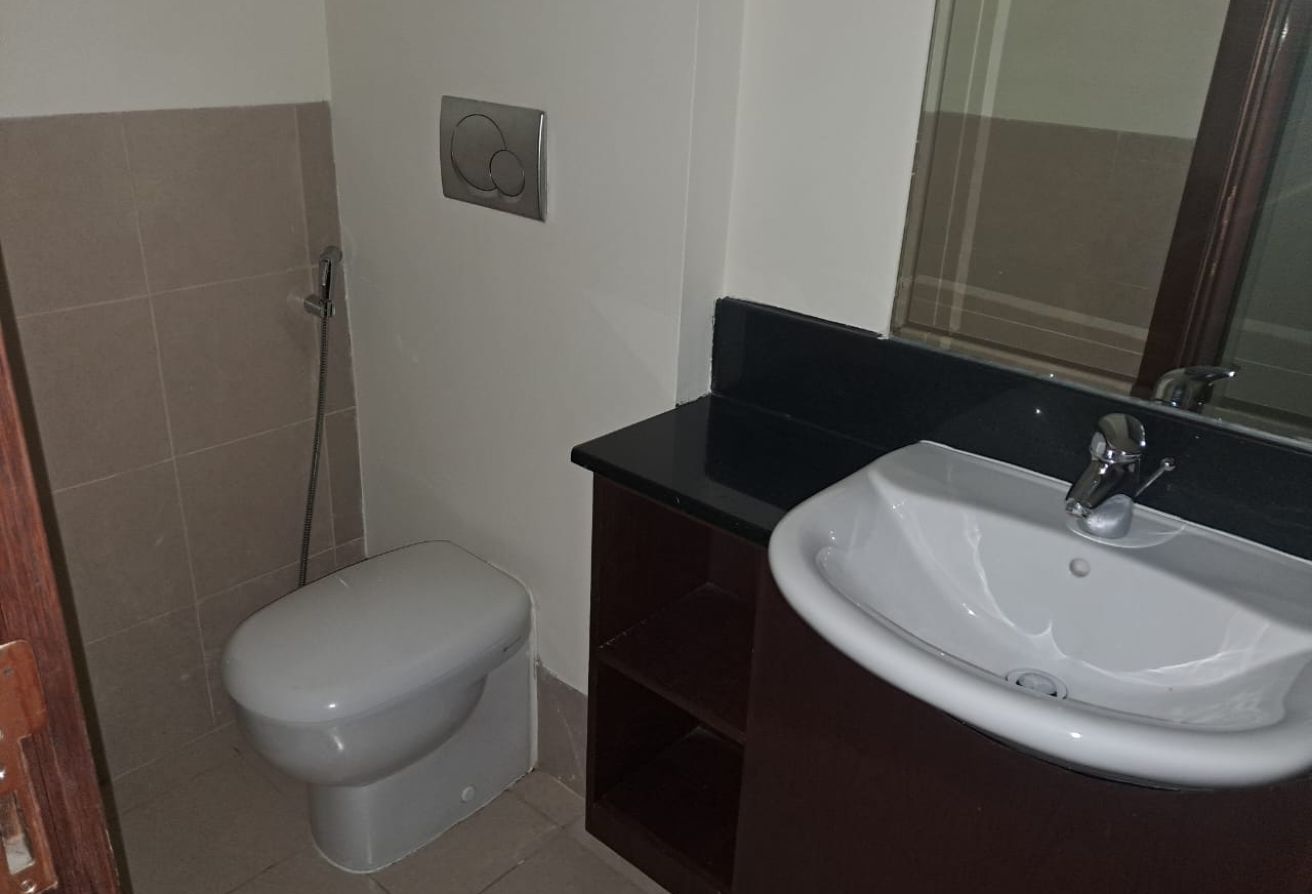1 Bedroom plus Study Room- well-maintained- Vacant — image 10