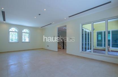 Villa - 3 - 4 for sale in District 8 - Jumeirah Park - Dubai Villa - 3 - 4 for sale in District 8 - Jumeirah Park - Dubai