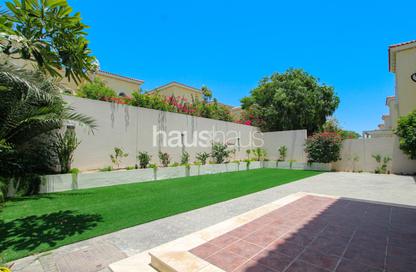 Villa - 3 - 4 for sale in District 8 - Jumeirah Park - Dubai Villa - 3 - 4 for sale in District 8 - Jumeirah Park - Dubai
