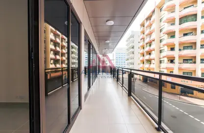 Apartment - 3 Bedrooms - 3 Bathrooms for rent in Golden Sands 9 - Mankhool - Bur Dubai - Dubai