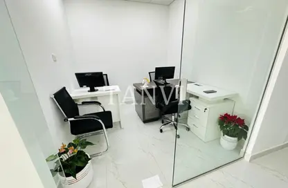 مكتب - غرفة نوم - 1 حمام للايجار في ريم ريزدنسي - الكرامة - دبي