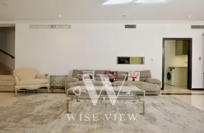 Apartment - 4 Bedrooms - 5 Bathrooms for sale in Rimal 1 - Rimal - Jumeirah Beach Residence - Dubai