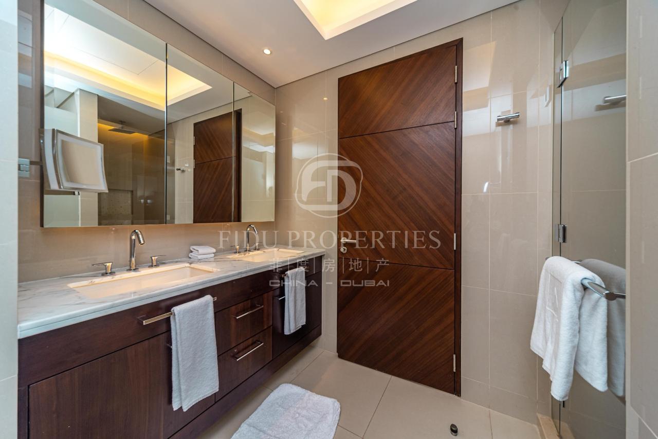 LOWEST PRICE | MIDDLE UNIT | BILLS INCLUDED
