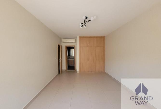 100857987 - Property Image 3