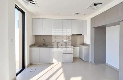 Villa - 3 - 4 for sale in Greenviews 2 - Emaar South - Dubai South (Dubai World Central) - Dubai Villa - 3 - 4 for sale in Greenviews 2 - Emaar South - Dubai South (Dubai World Central) - Dubai