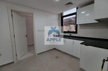 Townhouse - 2 Bedrooms - 4 Bathrooms for rent in Nasma Residence - Al Tai - Sharjah