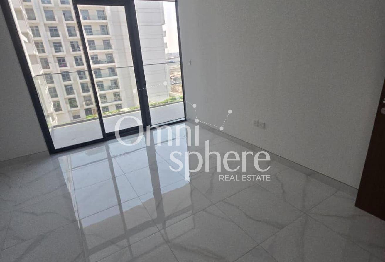 Vacant | Pool View | Prime Location | Near Metro photo 10