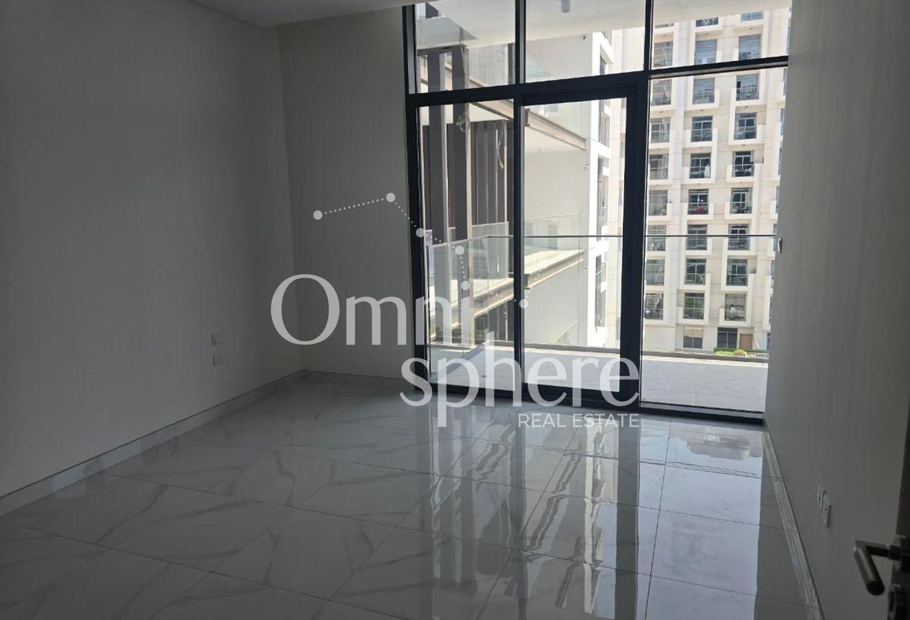 Vacant | Pool View | Prime Location | Near Metro photo 7