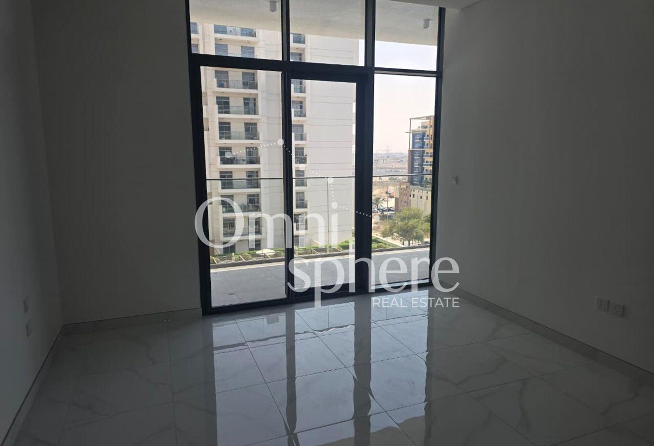 Vacant | Pool View | Prime Location | Near Metro photo 6