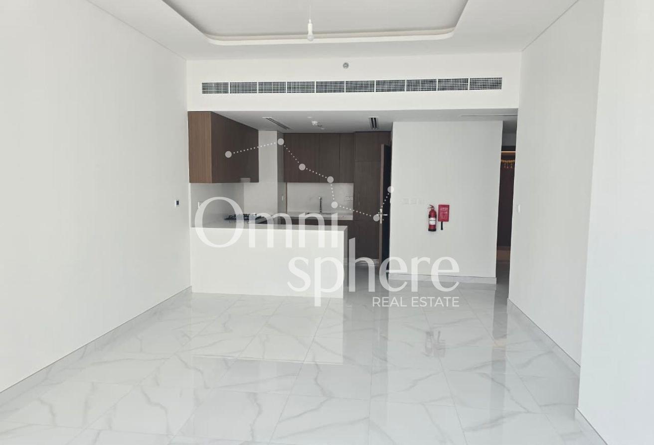 Vacant | Pool View | Prime Location | Near Metro photo 5