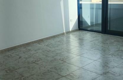 Apartment - 3 - 3 for rent in Thuraya Al Majaz Building - Al Majaz 3 - Al Majaz - Sharjah