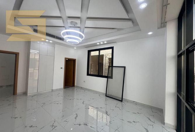 129744318 - Property Image 3